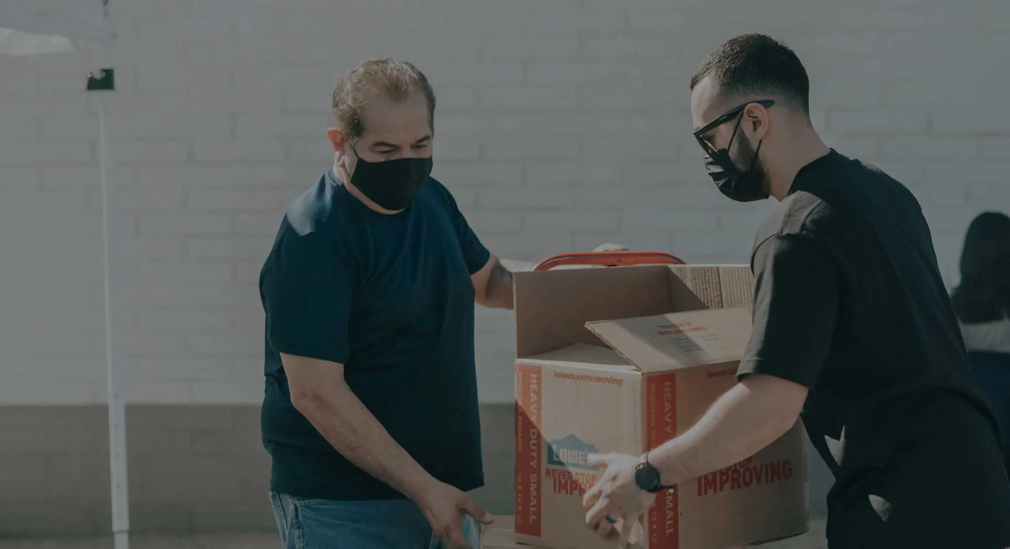 How to minimise shipping risks while selling or buying online?